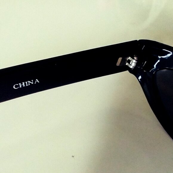 Black Cateye Sunglasses Sporty 90s Retro  - Deadstock - Picture 4 of 10